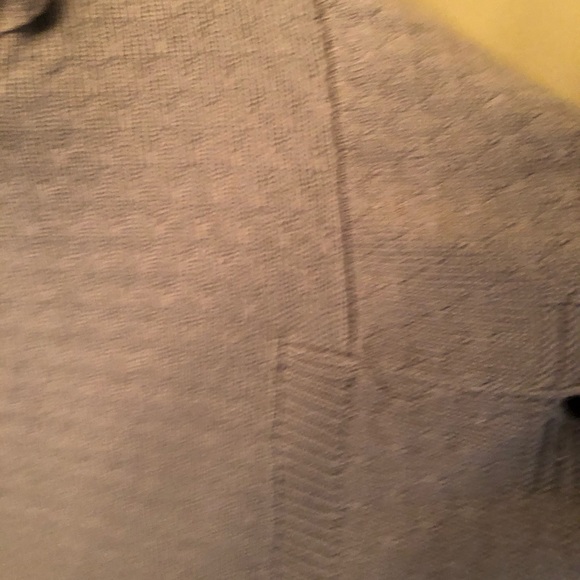 The Limited Armed Poncho Size Large - Picture 6 of 8